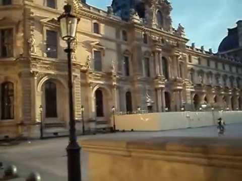 Fat Tire Bike Tour Paris - The Louvre
