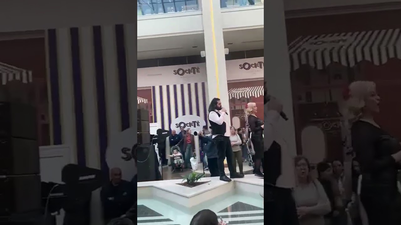 Օպերային երգիչների նվերը կանանց․ ֆլեշմոբ