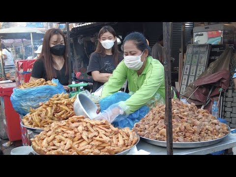 Most tasty street food at Kandal Market | Phnom Penh evening | Food tour