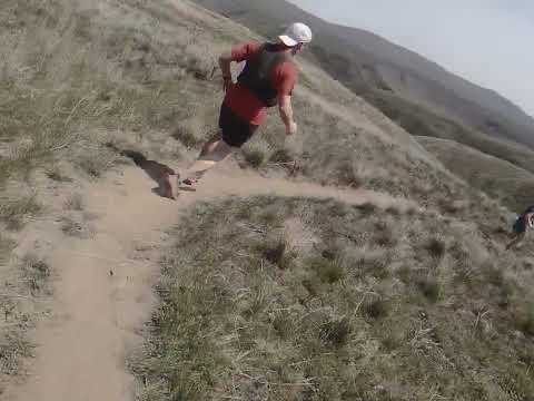 Flying Through the Hills at the 2022 Yakima Skyline 25K