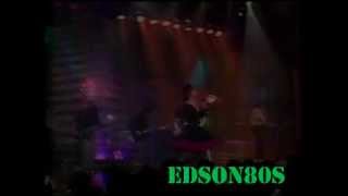 Alejandra Guzman - "Hay punkies en Moscu" en Música Futura