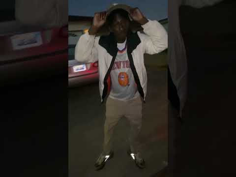 1KeemTheDream performing a verse from on the go 2 follow #1keemthedream on Instagram @ 1baglifeordie