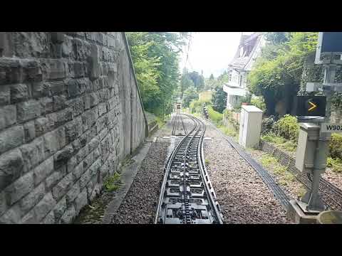 Mitfahrt in einem Elektrischer Zahnradtriebwagen Bhe 1/2 der Züricher Dolderbahn. (Talfahrt)