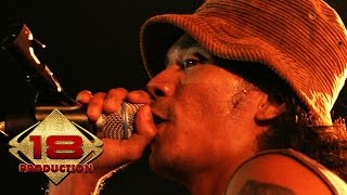 Download lagu Slank - Terlalu Manis (Live Konser 1000 Bands United 17,18,19 Desember 2010) mp3