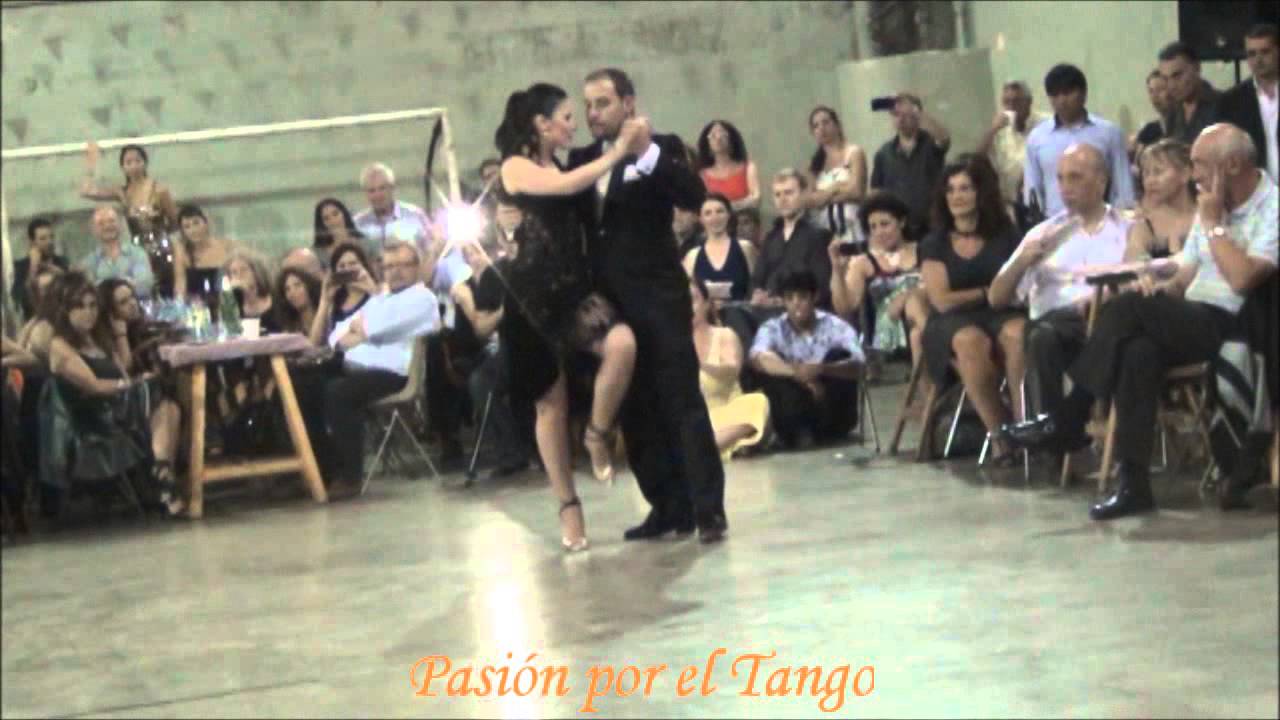CRISTINA SOSA y DANIEL NACUCCHIO Bailando el Tango JUDAS en la MILONGA DEL MORAN