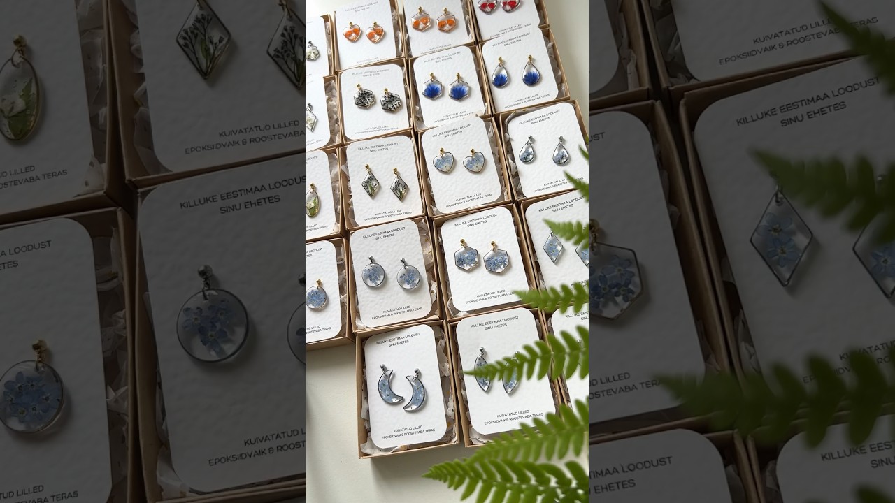 Small business handmade resin jewelry packaging ideas | Dried flower jewelry design ideas