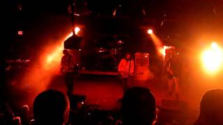 "Hey, Wanna Throw Up?  Get Me Naked" LIVE - Minus The Bear