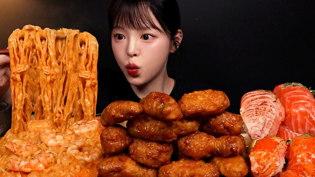 SUB)꾸덕매콤 크림진짬뽕에 허니콤보 먹방! 대왕연어초밥까지🍣 라면 치킨 꿀조합 Honey Combo Chicken & Jjamppon