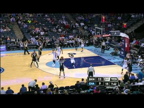 Deron Williams Drops 18 Points In First Quarter While Sick