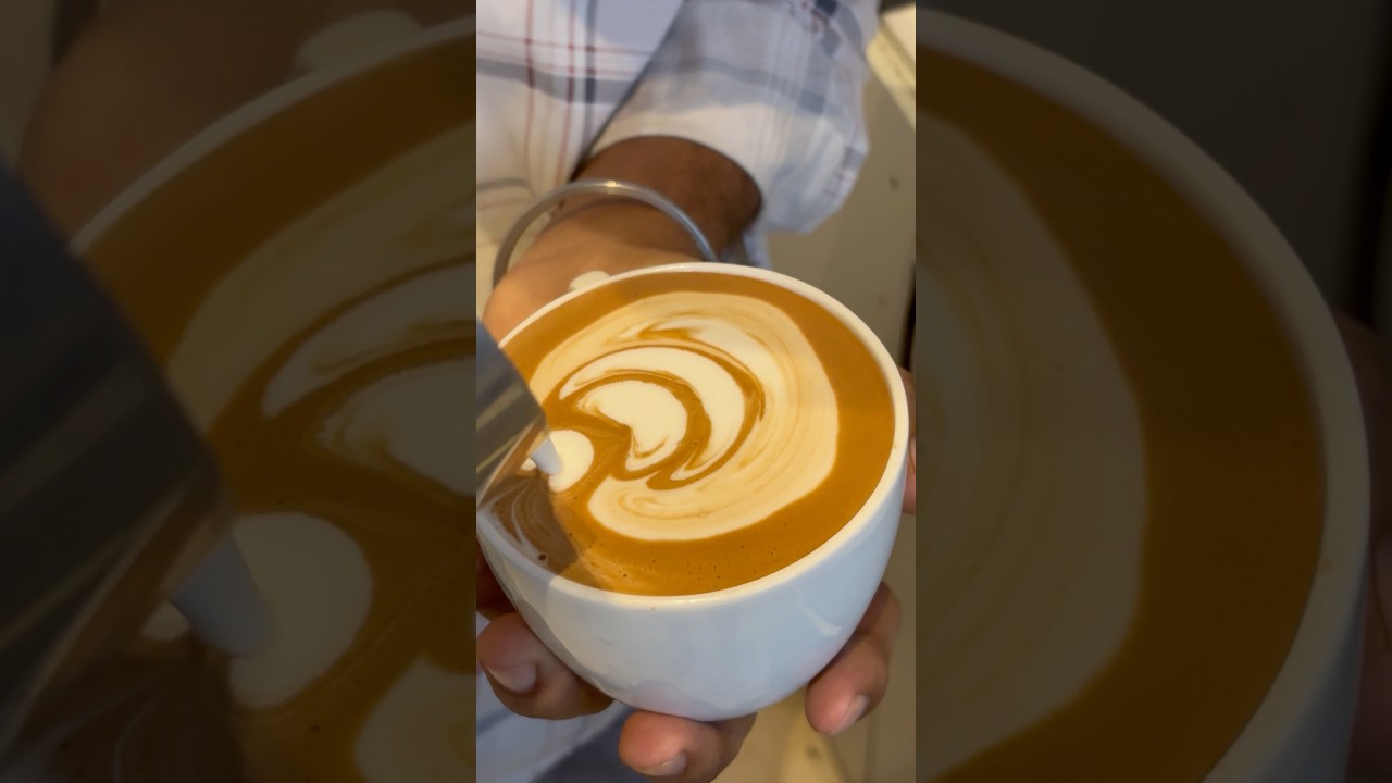 Tulip Latte art tutorial #coffee #coffeeart #barista #coffeemaking #youtube #youtubeshorts