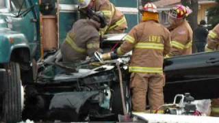preview picture of video 'CAR VS. TRUCK WITH EXTRICATION START TO FINISH (LAKE STATION INDIANA)'