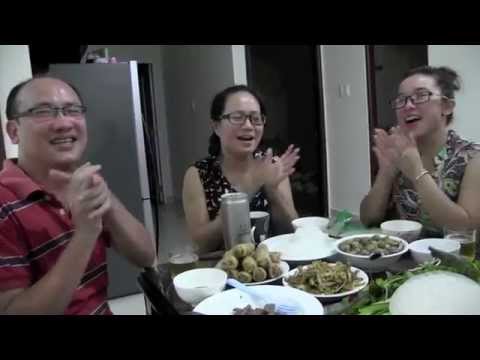 Couch Surfing World Tour - Vietnam - Part 2 - Speak Fluent English Confidently with Drew Badger