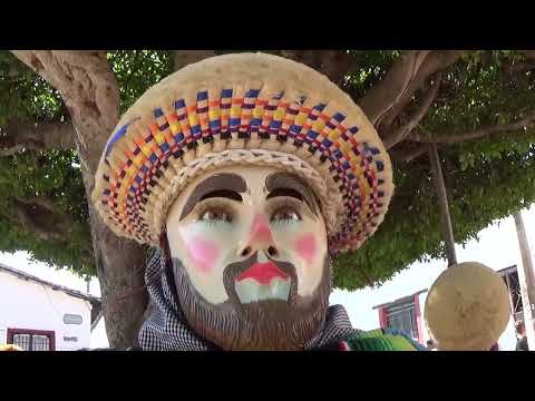 Es un sentir, una sensación muy diferente al utilizar el traje de Parachico, cada año es algo nuevo