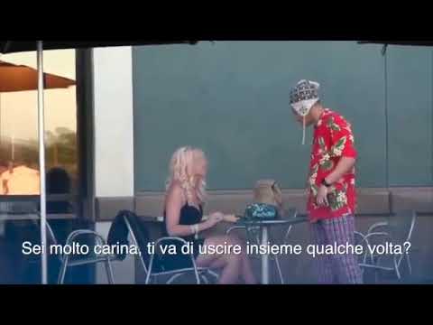 Ricco si finge povero... Guardate