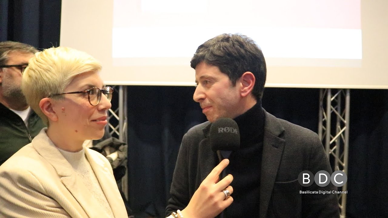 SPERANZA CONTESTATO ALLA PRESENTAZIONE DEL SUO LIBRO A POTENZA...