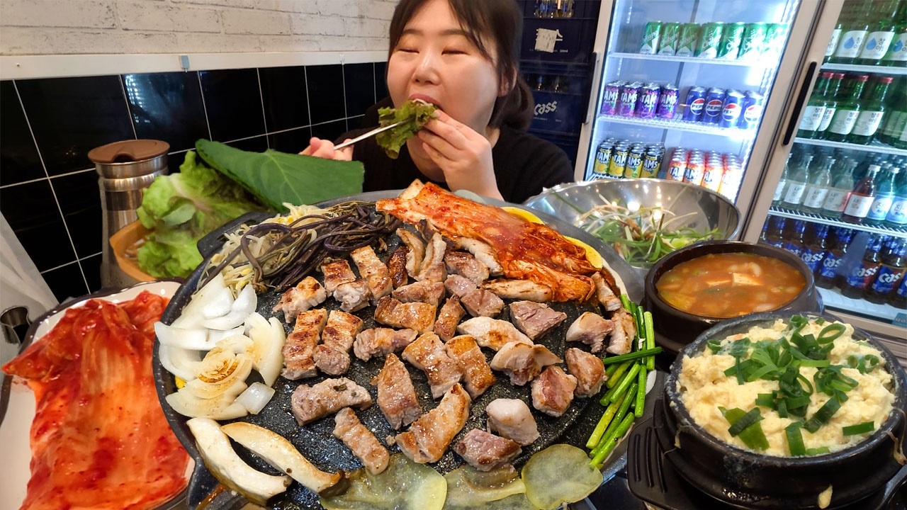 야식으로 먹는 삼겹살과 볶음밥 먹방🤤김치말이국수, 된장찌개, 항정살, 목살 밤에 먹어서 그런지 더 맛?