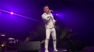 Addicted To You / Rain (Anthony Callea Unplugged and Unfiltered Tour - Live in Thirroul)