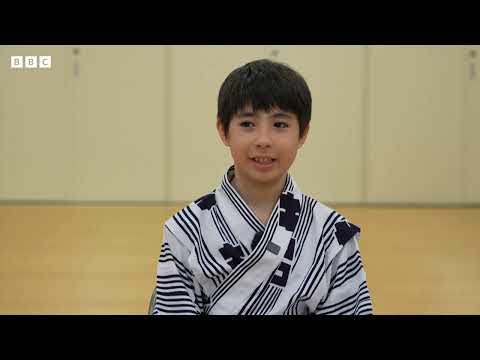 Ten-year-old boy becomes a kabuki star