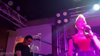 Pamela - Sahneye Giriş & Intro - Kal Benim İçin [Yara Albüm Lansmanı] (6.45 Kaybedenler Kulübü)