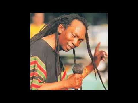 THOMAS MAPFUMO  CHAMUTENGURE