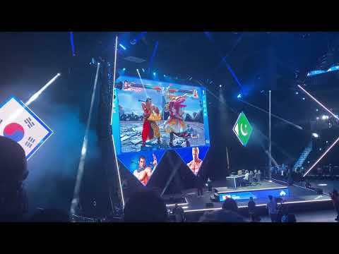 EVO 2022 Tekken 7 Top 8 Grand Finals - Knee vs. Khan - Crowd Cam 3/4