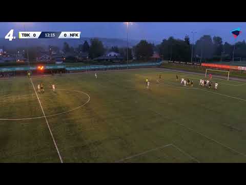 4.div Tollnes-Notodden 2: Bokser i feltet, mange spillere rundt ballen