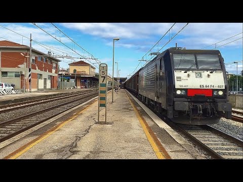 E189.407 CFI sul MRS Torino Orbassano - Fossacesia T\S, in transito a Fano.