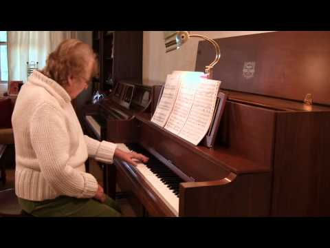 La Bayamesa by Sindo Garay, Performed by Lillian