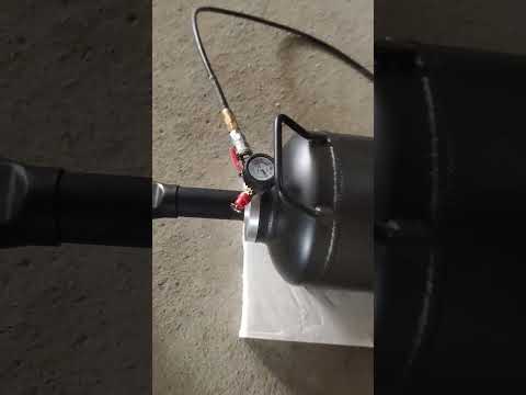 A powerful tire bead seater