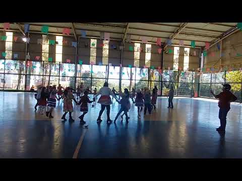 Festa Julina da segunda série ESCOLA CAETANO VEZOZZO  Cambará PR 