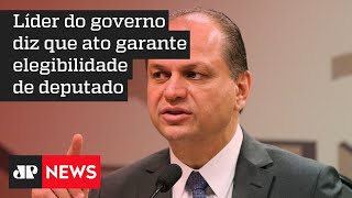 “Decisão de Bolsonaro segue a lei”, diz Ricardo Barros; comentaristas analisam