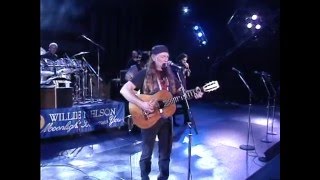 Willie Nelson - Always on My Mind/To All the Girls I&#39;ve Loved Before/I&#39;ll Fly Away (Farm Aid 94)