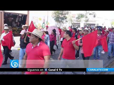 Video: Marchan profesores en el Día del Trabajo en Puebla