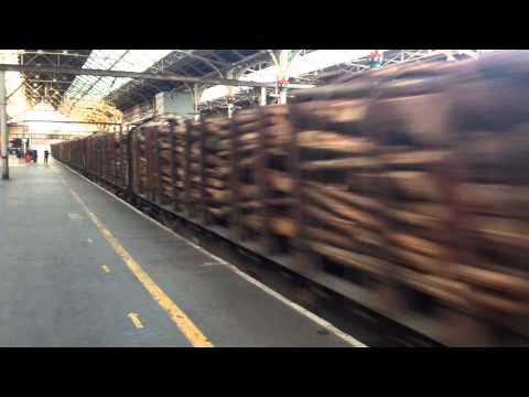 (HD) Colas Rail 56087 passing Preston on 6J37 24th October 2013
