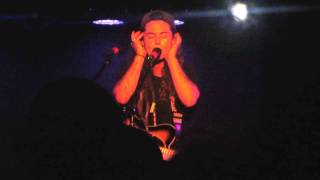 Tash Sultana, "Electric Feel, (Orginally by MGMT)," LIVE at Mercury Lounge