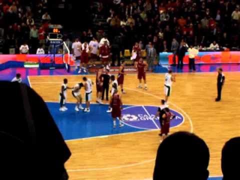 Tangana en el CB Granada - DKV Joventut (enero de 2008)