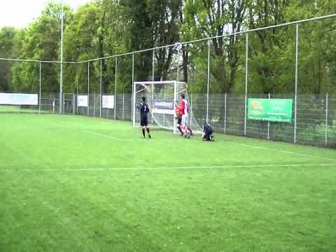 Hollandia B1 - vv Emmen B1 28-04-2012.WMV