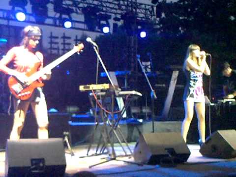 Olga Kouklaki - feat Liset Alea - One Way . live theatro gis thessaloniki 06.07.12