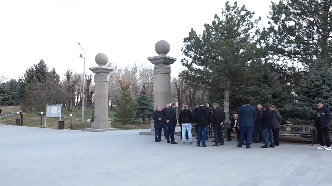 #Ուղիղ. ԱԺ-ի ընդդիմադիր խմբակցությունների պատգամավորները Եռաբլուրում են