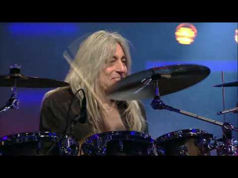 Trumduell mellan Markoolio och Mikkey Dee!