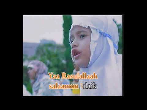 download lagu mp3 mp4 Haddad Alwi Sulis Yaa Robbi Bil Mustofa Yaa Rasulullah Salamun Alaik, download lagu Haddad Alwi Sulis Yaa Robbi Bil Mustofa Yaa Rasulullah Salamun Alaik gratis, unduh video klip Haddad Alwi Sulis Yaa Robbi Bil Mustofa Yaa Rasulullah Salamun Alaik