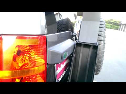 2007 LR3 bumper and tire carrier