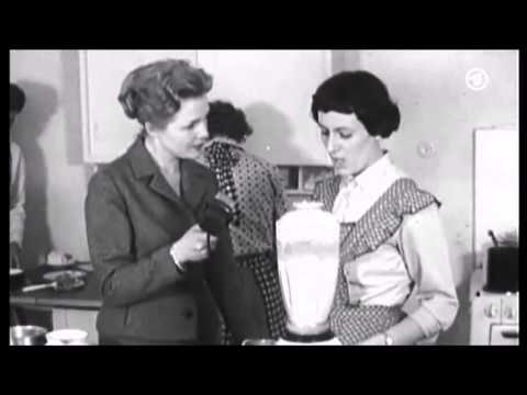 Deutsche Hausfrau als Dienstleister für den Mann