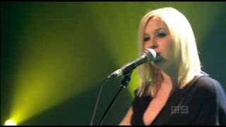 Catherine Britt - What I Did Last Night (Live on Kerri-Anne Show May 2008)