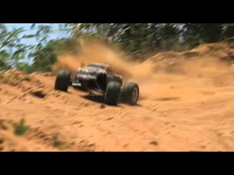 Traxxas Revo 3.3 4WD Monster Truck 2.4GHz RTR
