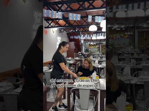 POR QUE ESTA DICIENDO GUAU LA SEÑORA?🐶😂