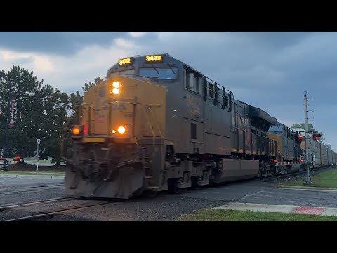CSX ET44AHs #s 3472 & 3431 lead CSX M214 north through Romulus, MI (8/25/24)