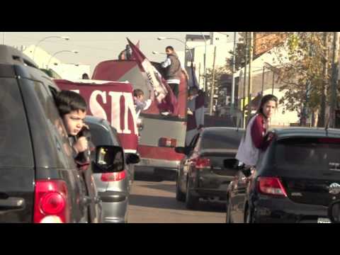 "Caravana Granate" Barra: La Barra 14 &bull; Club: Lanús