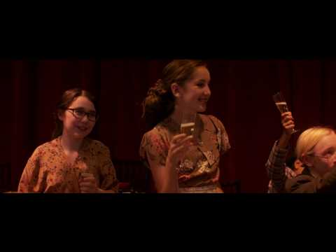 Video $Merry Christmas, Mr. Fields