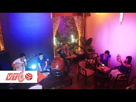 Quán cà phê ‘hát văn’ hút khách ở Hà Nội | VTC